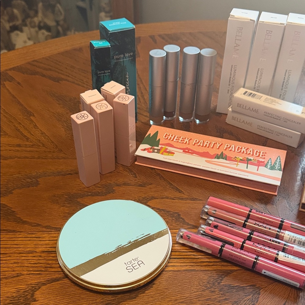 Makeup bundle - Picture 2 of 8